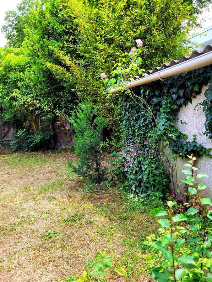 Villa Avec Piscine A Bordeaux Exterior foto